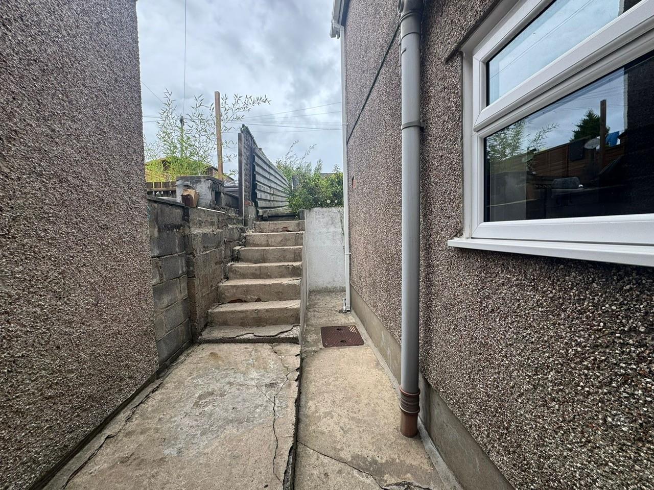 Clydach Road, Morriston, Swansea, SA6 6QH